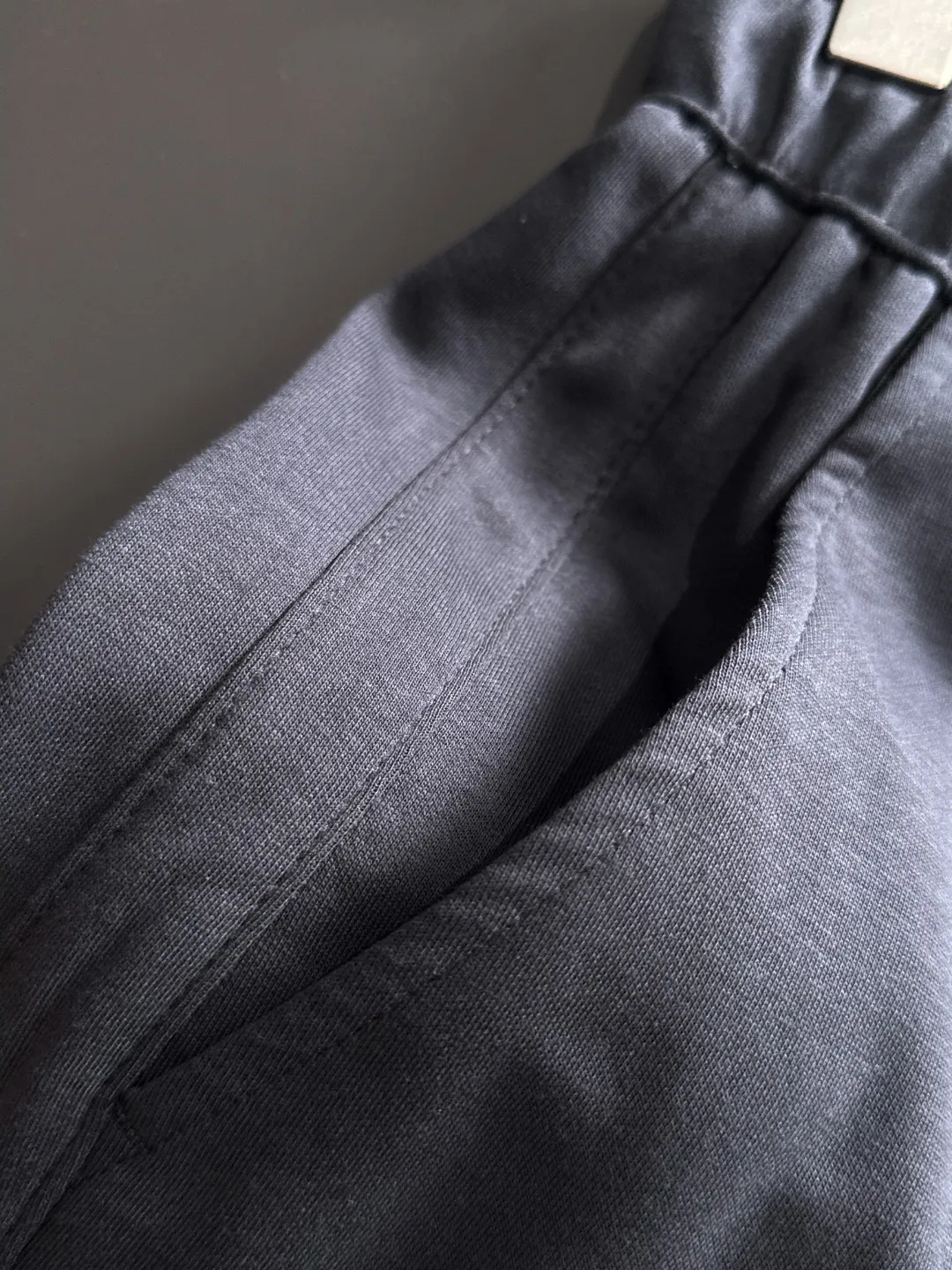 The next day shipped P195 Balenciaga 2026 summer New Arrival elastic casual pants, counter custom fabric Breathable high comfort, impeccable details, brand elements design concept, reflecting high quality. The hand feels delicate and soft! Casual cuts and awesome upper body! Sizes: S-3XL